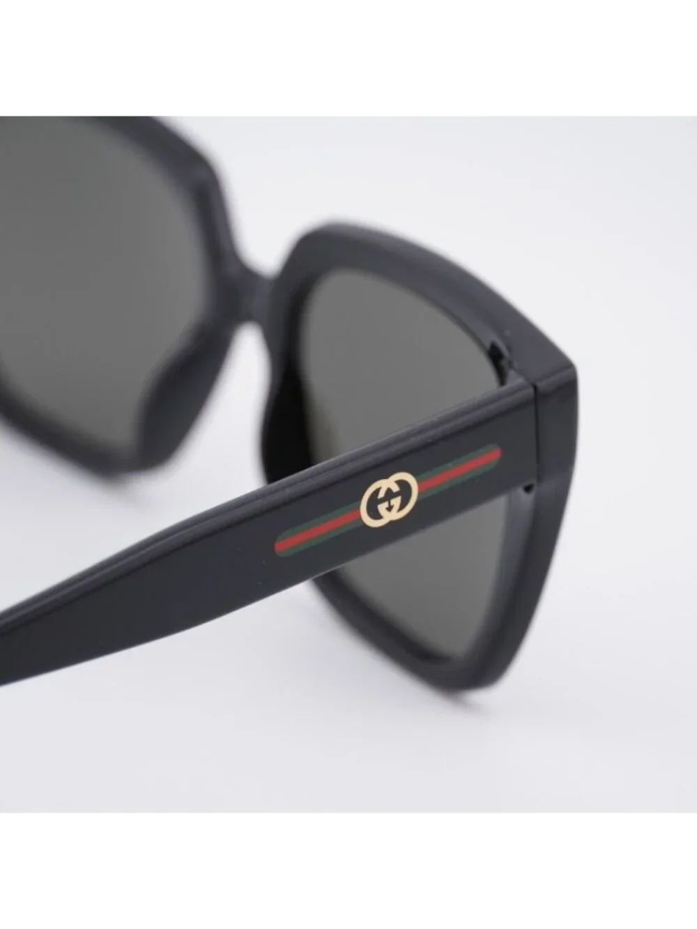 Gucci GG2102S 001 Sunglasses Black Square Frame, Grey Lenses